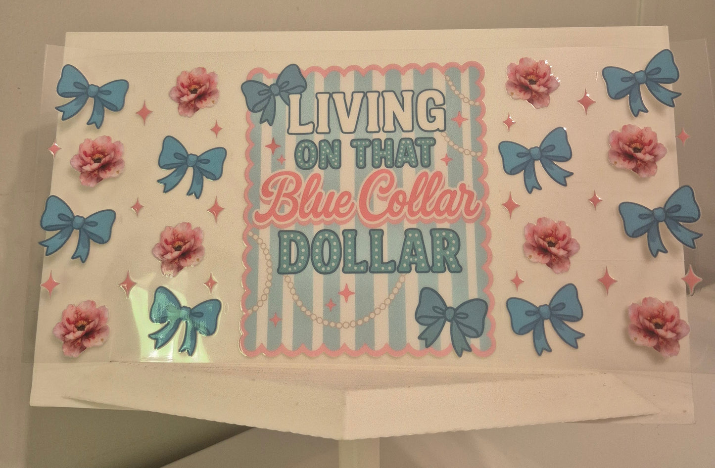 Living on that Blue Collar Dallor